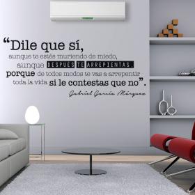 Decorative vinyl phrase Gabriel García Márquez