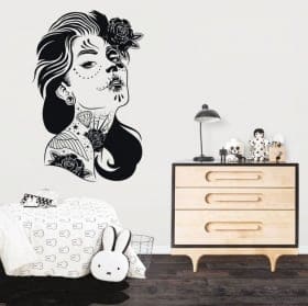 Decorative vinyl skull and feathers